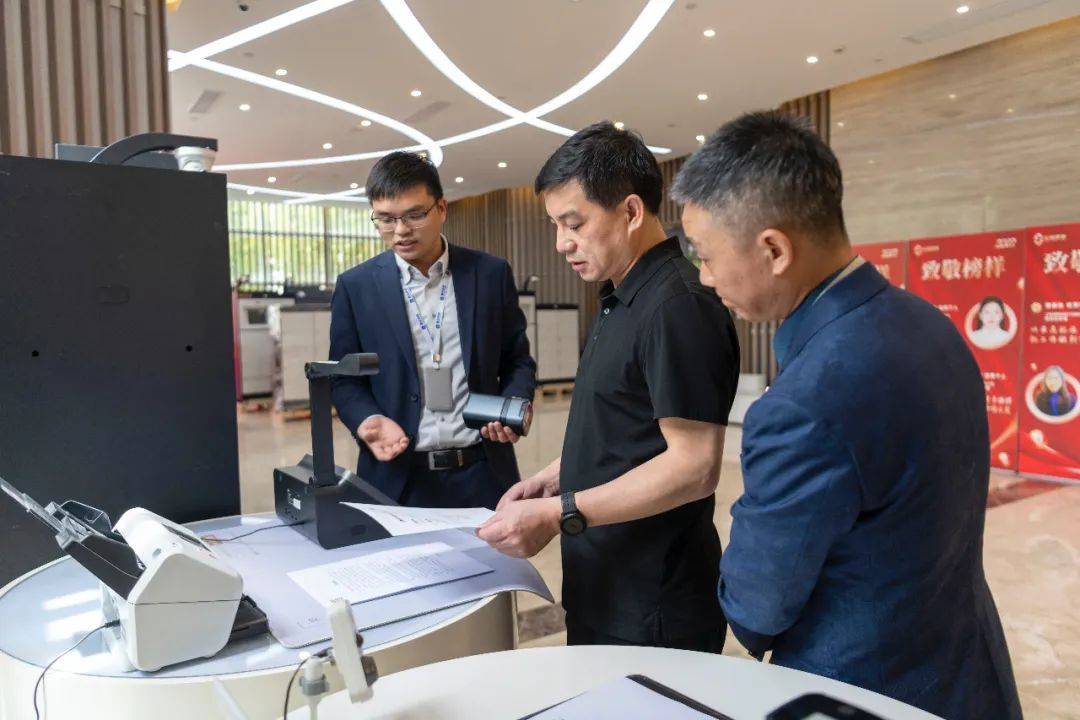 赣州市政府陈阳山副市长莅临宏盛建业上海总部考察调研