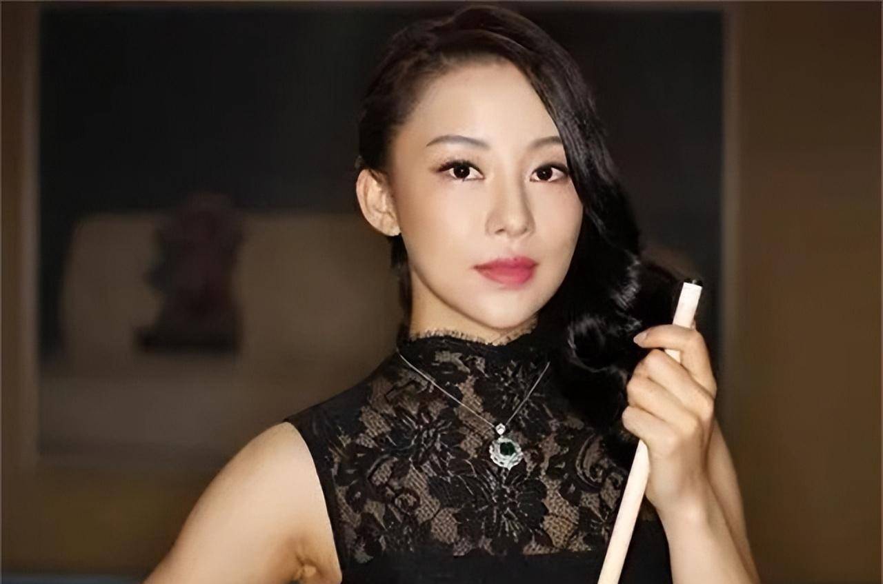 "九球天后"潘晓婷:40岁身价8亿,父亲是她婚姻的绊脚石_台球_比赛_指导