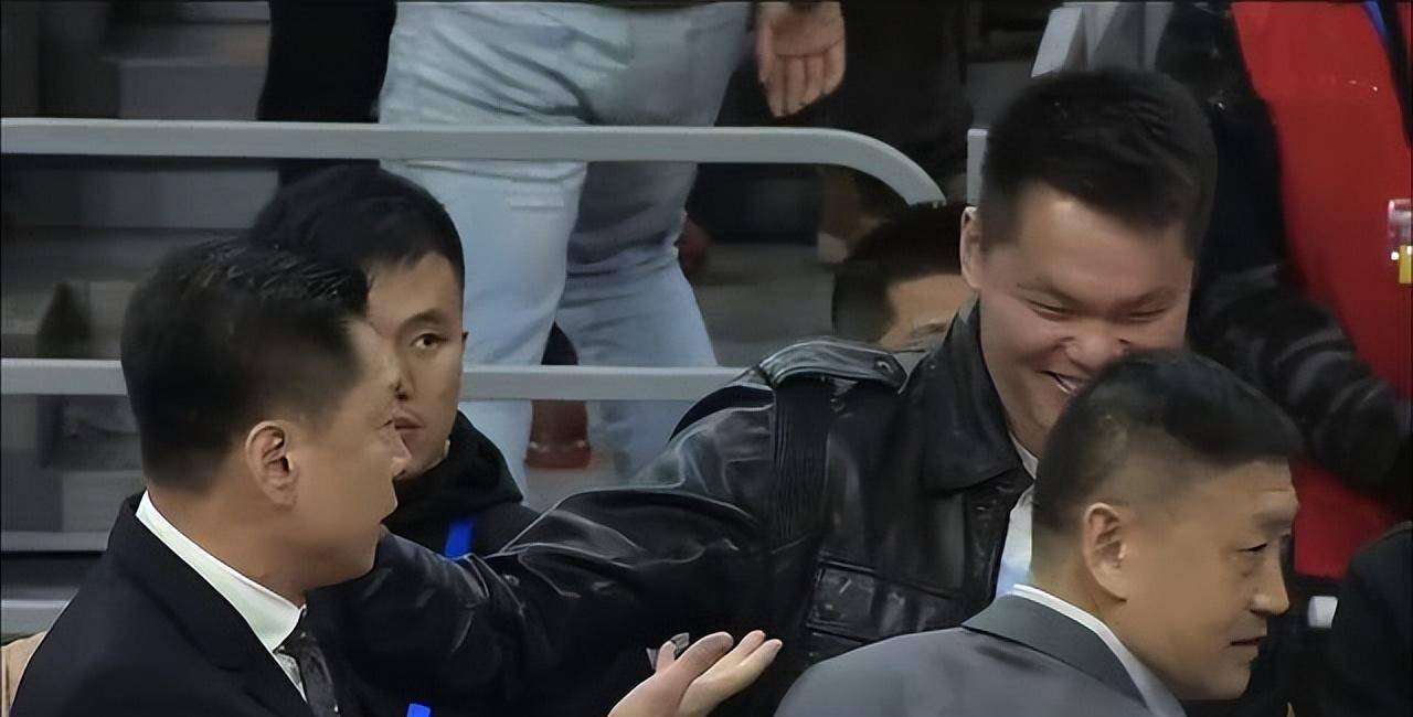 朱芳雨从三分雨到偷笑门,从广东脊梁到朱八拳,丑美并存_李春江_球员