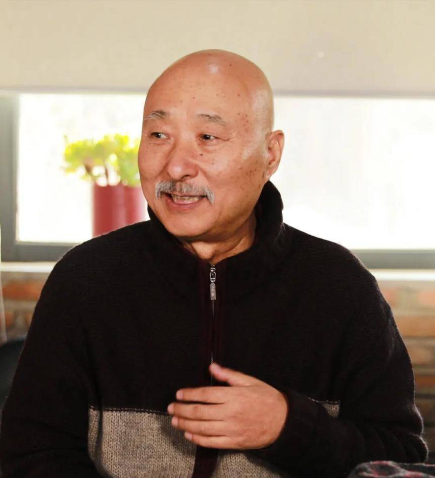 陈佩斯:父亲离世后孝顺母亲,催婚出4个孙子孙女,如今收获幸福_儿子