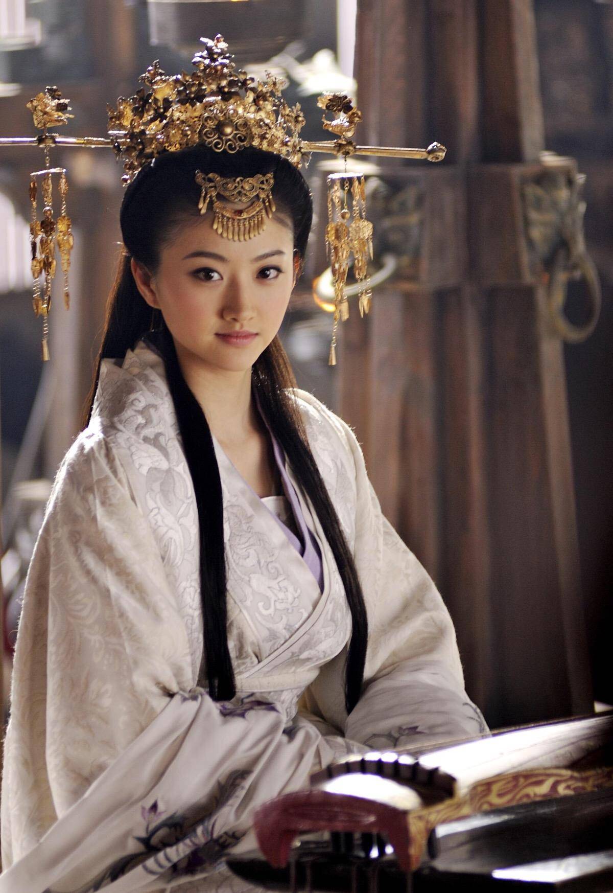 "资源大咖"景甜:出道即女主,影帝当绿叶,差点让撕葱多个妈?