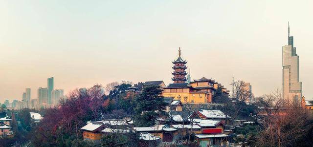 鸡鸣寺游客爆满设反悔门引导离寺，现代的回头是岸（许愿灵验了怎么还原）