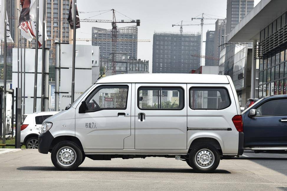 又一全新国产微面上市,名气不输五菱宏光,七座布局 国六,3.