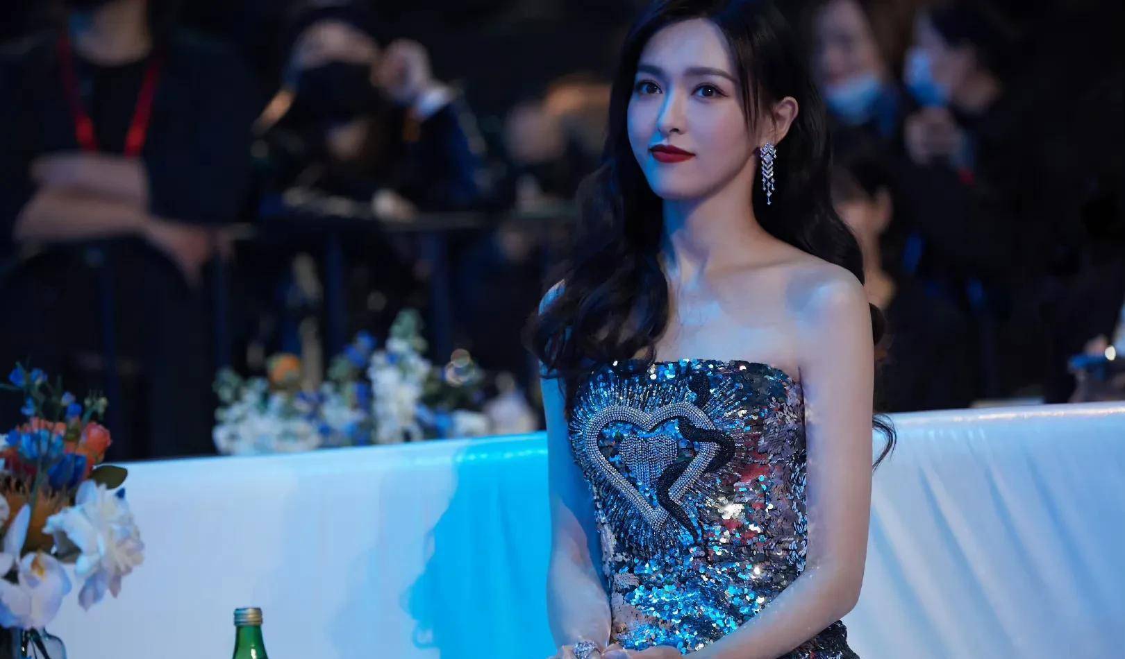 娱乐圈八卦迪丽热巴,杨幂,唐嫣,古力娜扎,谁最美?_感觉_美女_什么