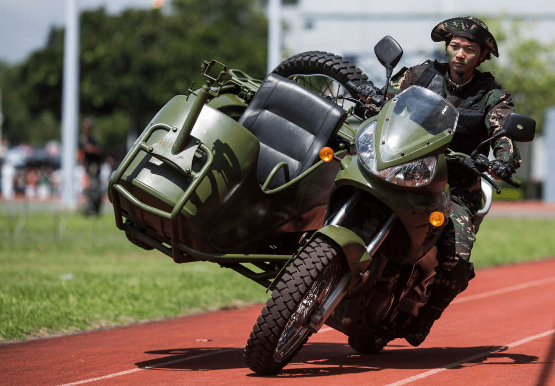 摩托化步兵,就是"跑得像摩托一样快"的步兵吗?