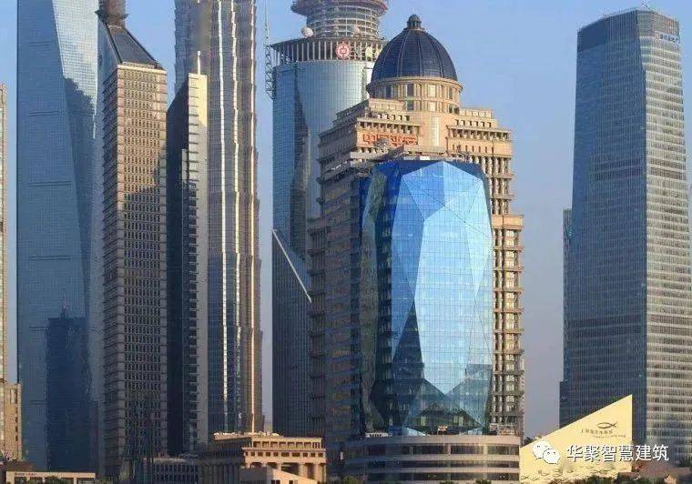 爆火的"安慕希"大楼,不仅是蓝色,还很"绿色"_建筑_上海外滩_宝石
