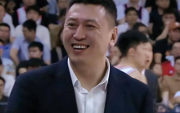 张镇麟10助继伟29分角色互换10先下一局,最后6分钟犯满不打内线_辽宁