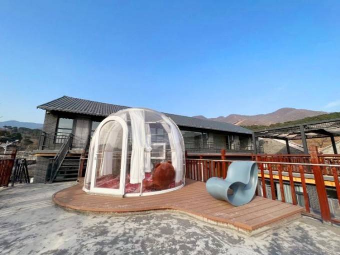 天津蓟县梨木台遇见凡山民宿,露台360度星空房,巨型滑梯通房顶