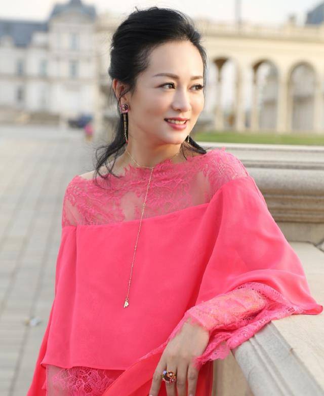 女演员身份:曹蓉回村喂猪,唐僧为小鲜肉做准备_马雅舒_吴健_作品