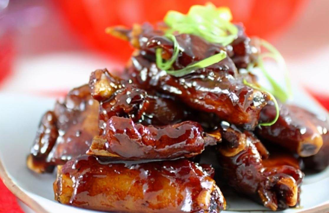 年夜饭之糖醋排骨这样做,一上桌就被抢光了_小厨_道菜_时刻