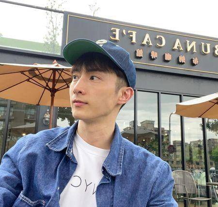 《棒棒堂》阿本20年前「无名小站美照」出土!