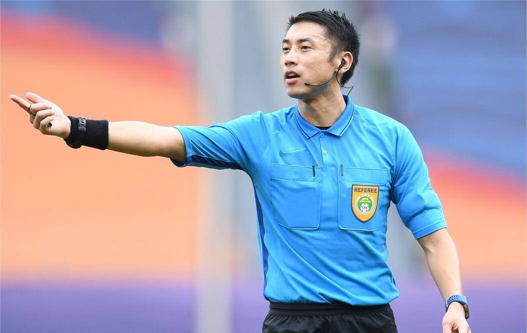 裁判武汉三镇对阵浙江,麦麦提江对阵申花大连最重要的吹罚_比赛_来自