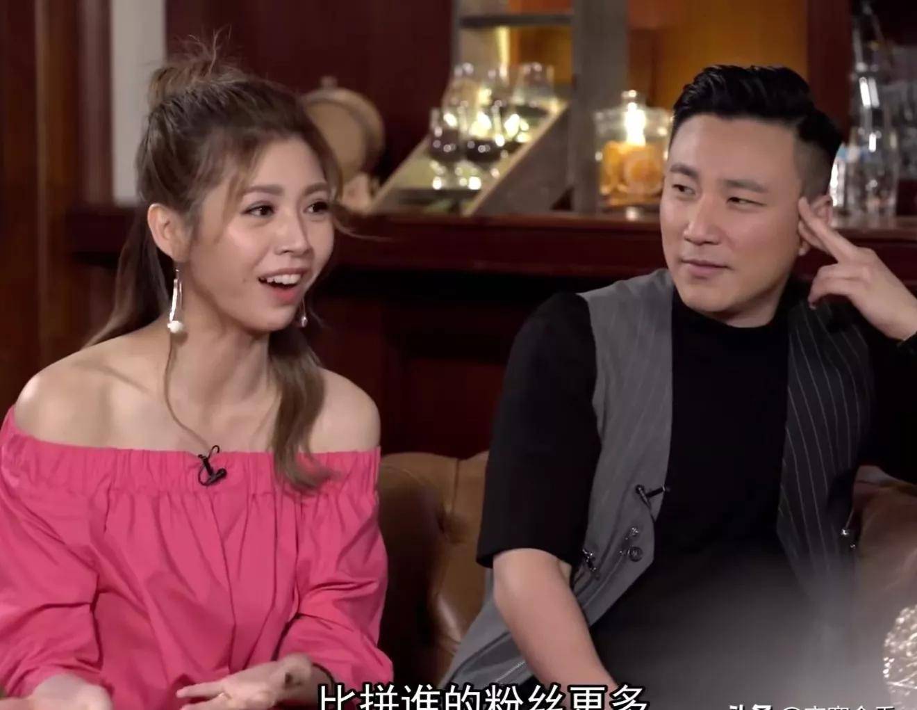 有很多竞争但当时无人都算是男主角苗侨伟与黄日华一起出席了节目访谈