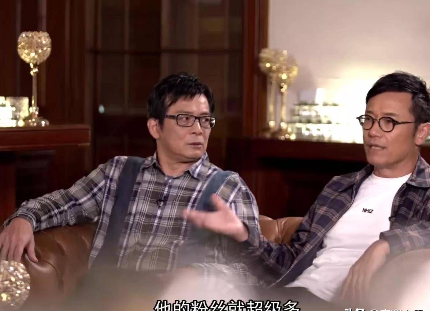 有很多竞争但当时无人都算是男主角苗侨伟与黄日华一起出席了节目访谈