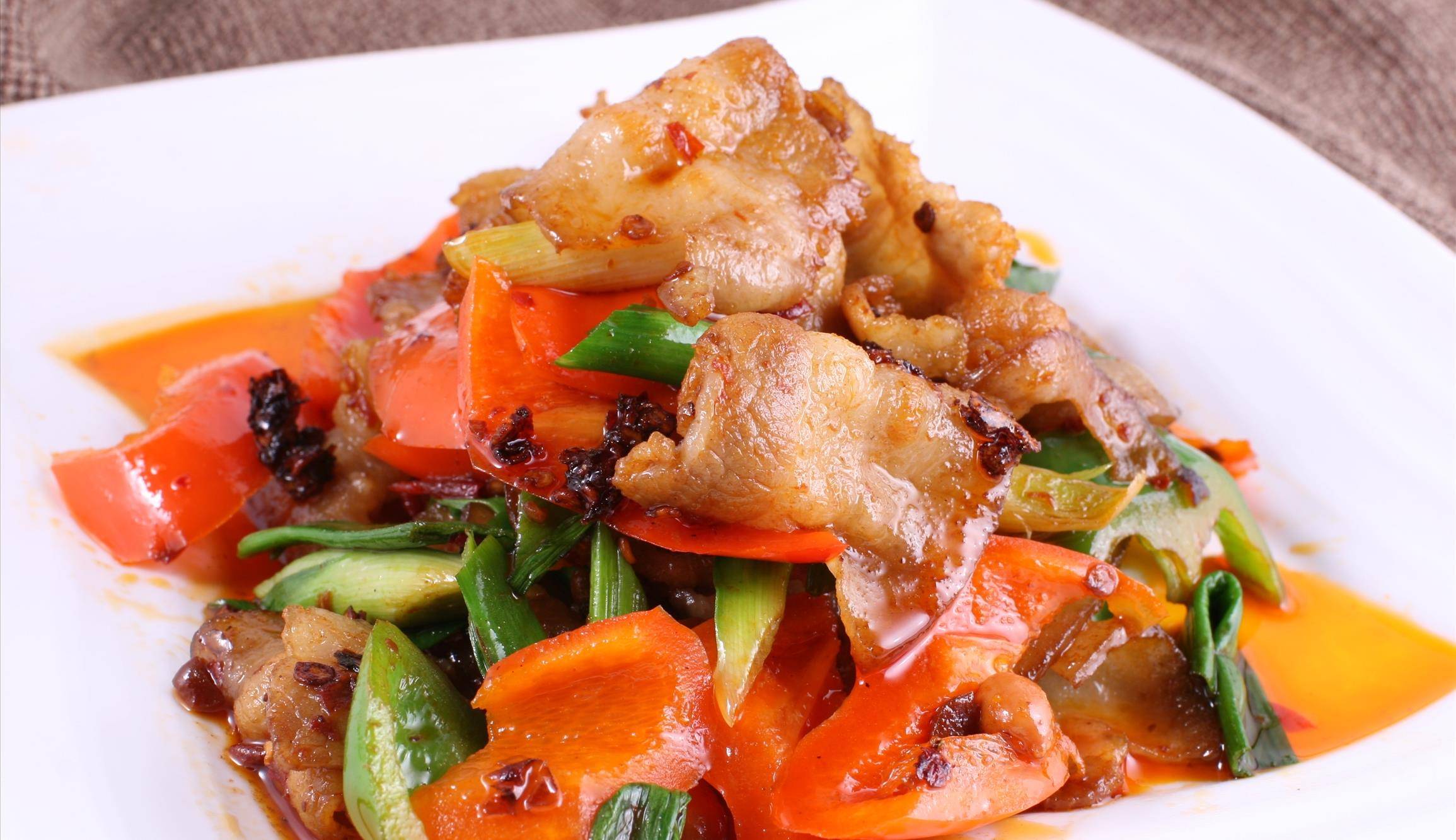 创新版的回锅肉,肥而不腻,酥脆好吃,确定不学一下?_备用_味道_五花肉