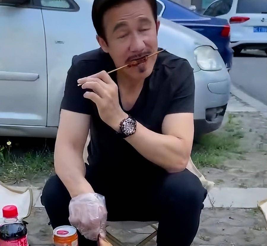 "左千户"李子雄跑1k公里进淄赶烤,24h吃了2顿烧烤,网友笑喷了_淄博