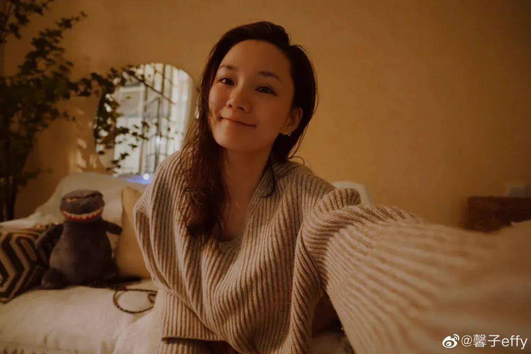 但身为半个圈外人的馨子,也找到了自己感兴趣的事情——成一名vlog