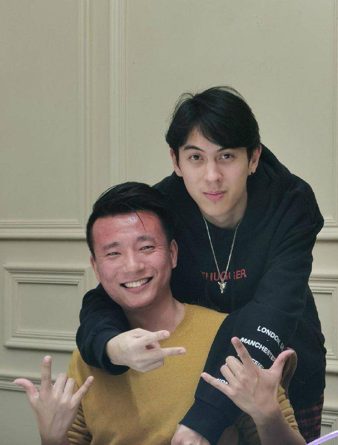 李玲玉23岁混血儿子太帅了!
