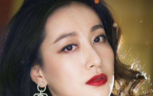 演绎过很多角色的董维嘉,有着多变的风格,演技受到大家肯定_名气_时候