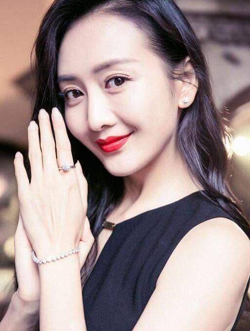 王鸥为何绯闻不断?有颜值有身材,有绯闻也不奇怪了_角色_女性_观众