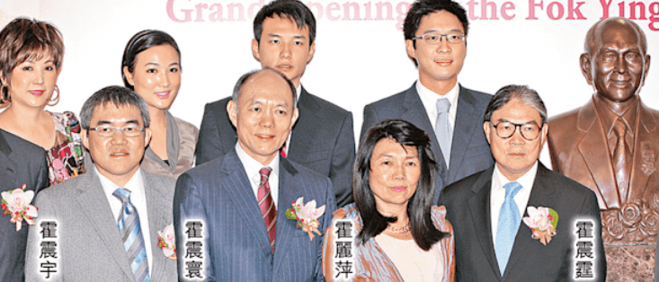 去年霍震寰就曾经说,为了家产的事情,三兄弟已经多少年没有坐在一起聊