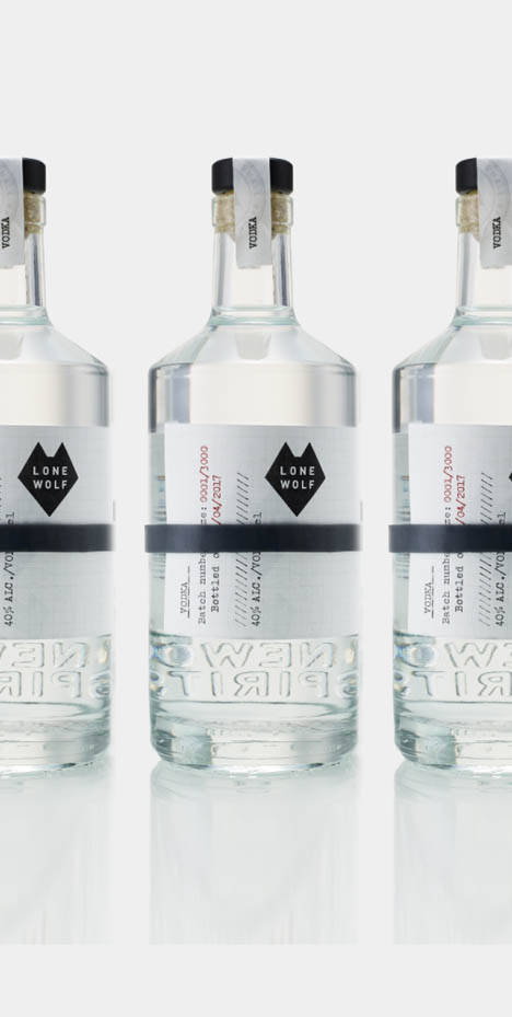很适合新品牌白酒玩家,门槛低,小批量的高级感玩法 北京酒瓶设计公司