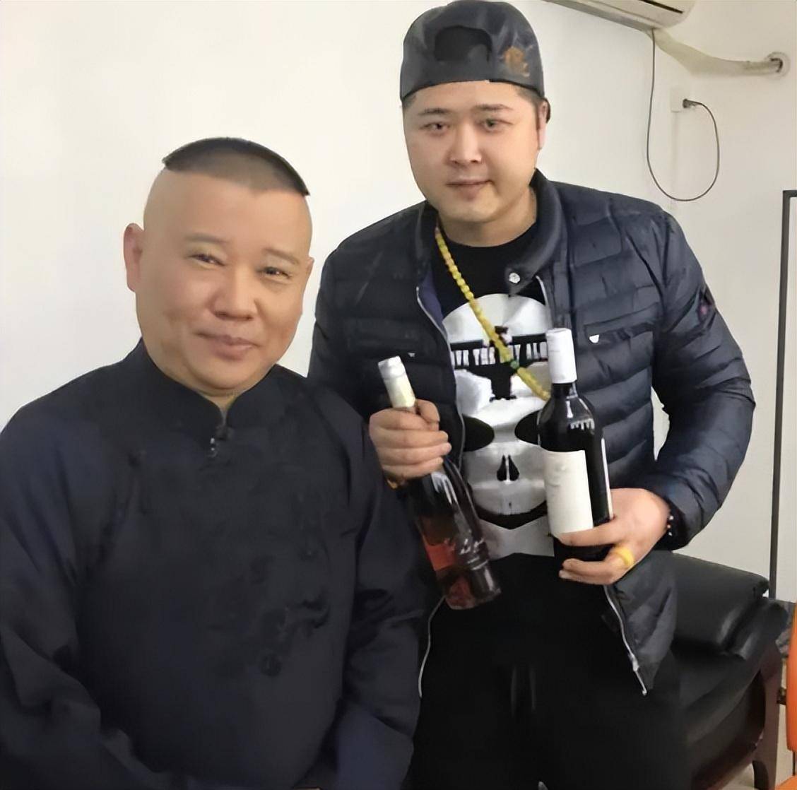 该场直播引起争议后,又有不少粉丝称王楠借德云社众人的旗号,售卖假酒