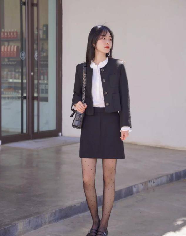 最近火了一种穿法叫:"丝袜 玛丽珍鞋",时髦显高还提气质_黑色_感觉