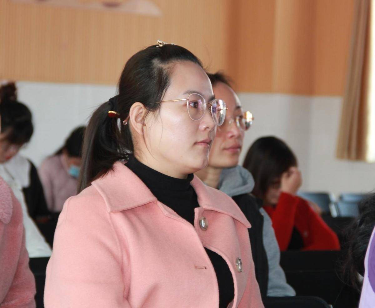 最美教师风采展示丨做一名有温度的老师-七年级最美教师王玉华_教育