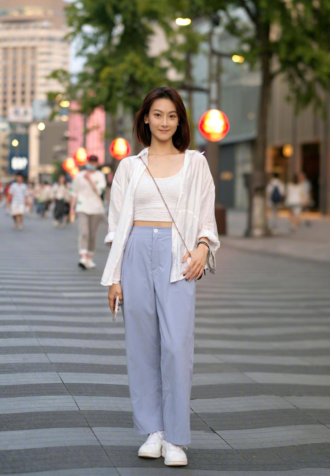 还是杭州美女最会穿,素人街拍时髦又气质,不浮夸不强凹造型_吊带_显得