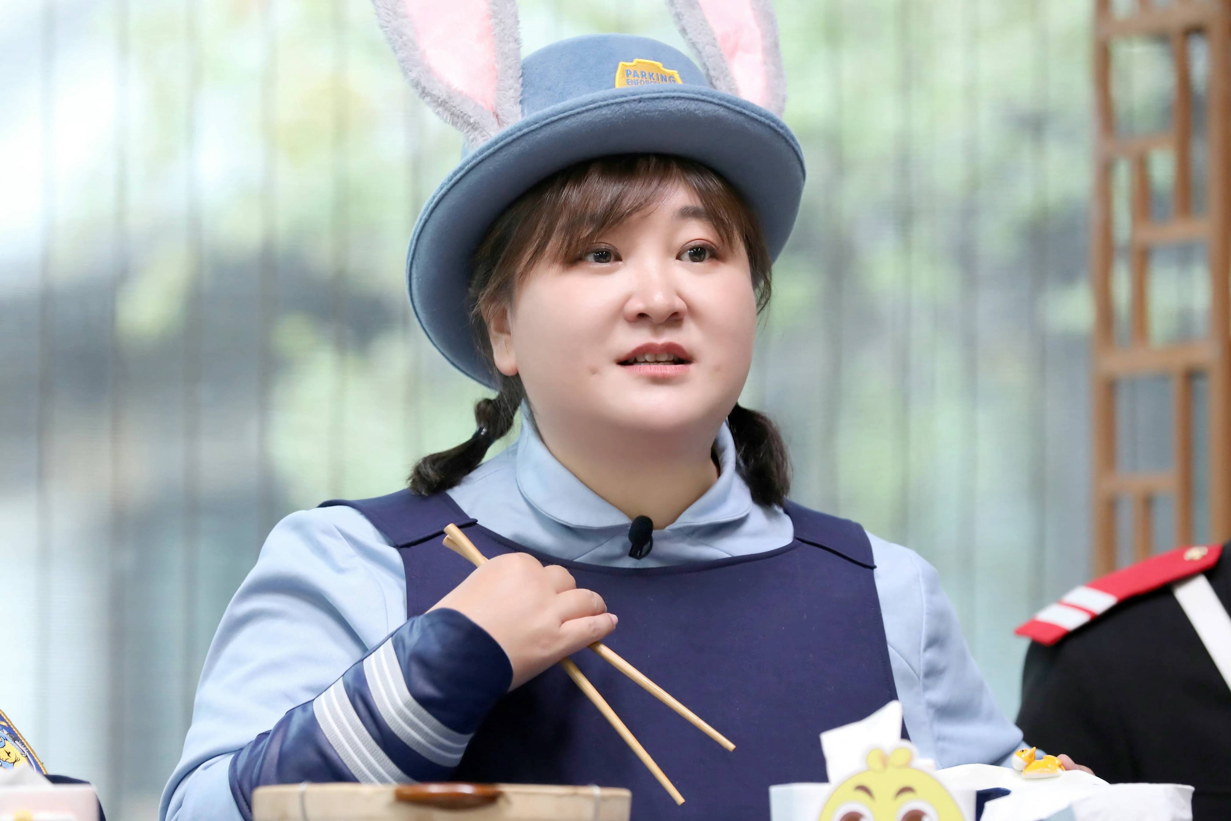 41岁贾玲暴瘦认不出!