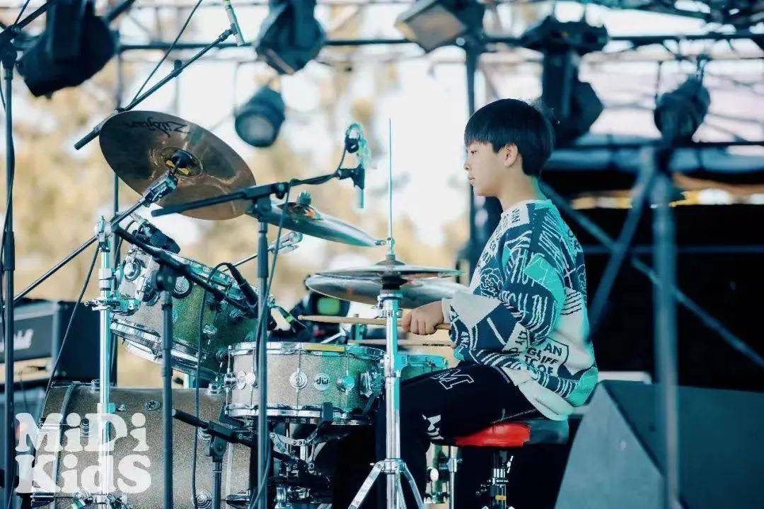 黄河爵士鼓小鼓手烟台迷笛音乐节演出回顾_舞台_世界_故事