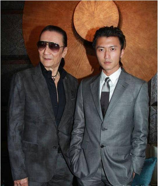 82岁谢贤称和小39岁女友从未分手,谢霆锋又尴尬躺枪_谢贤和_父亲_媒体