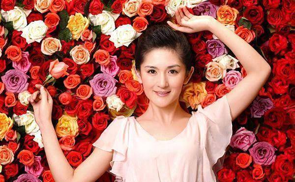 从"被怀孕"到恶意消费,谢娜的肚子为何成了全民娱乐的焦点话题?