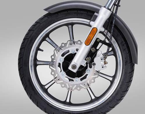 宗申小排量太子车,单缸风冷电喷,18英寸宽幅轮胎,大口径浪花碟_搜狐