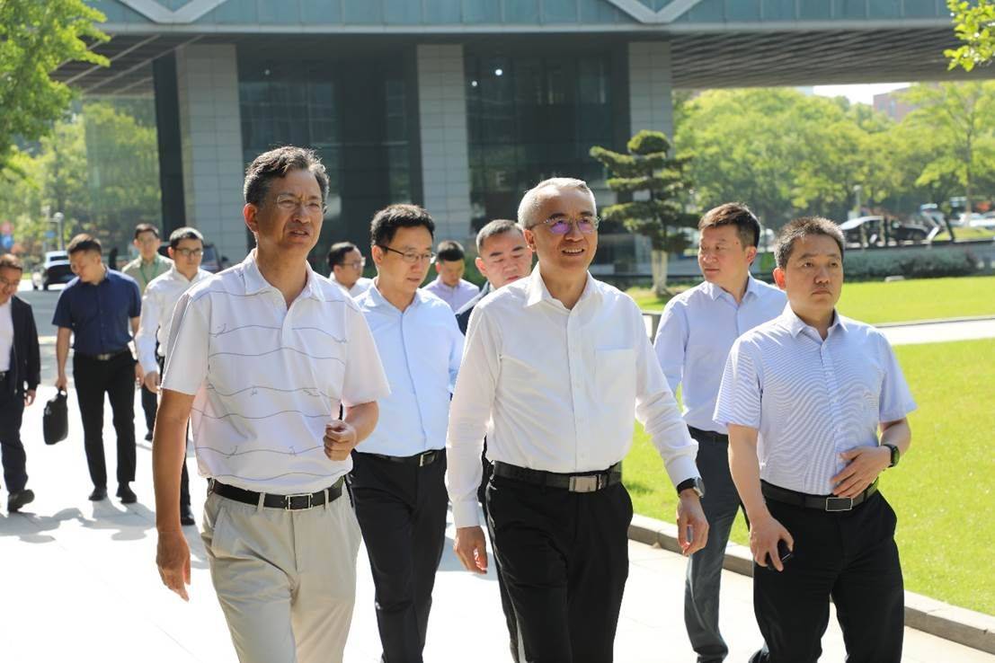 贵州省副省长蔡朝林到访四维生态_植物_种苗_方面