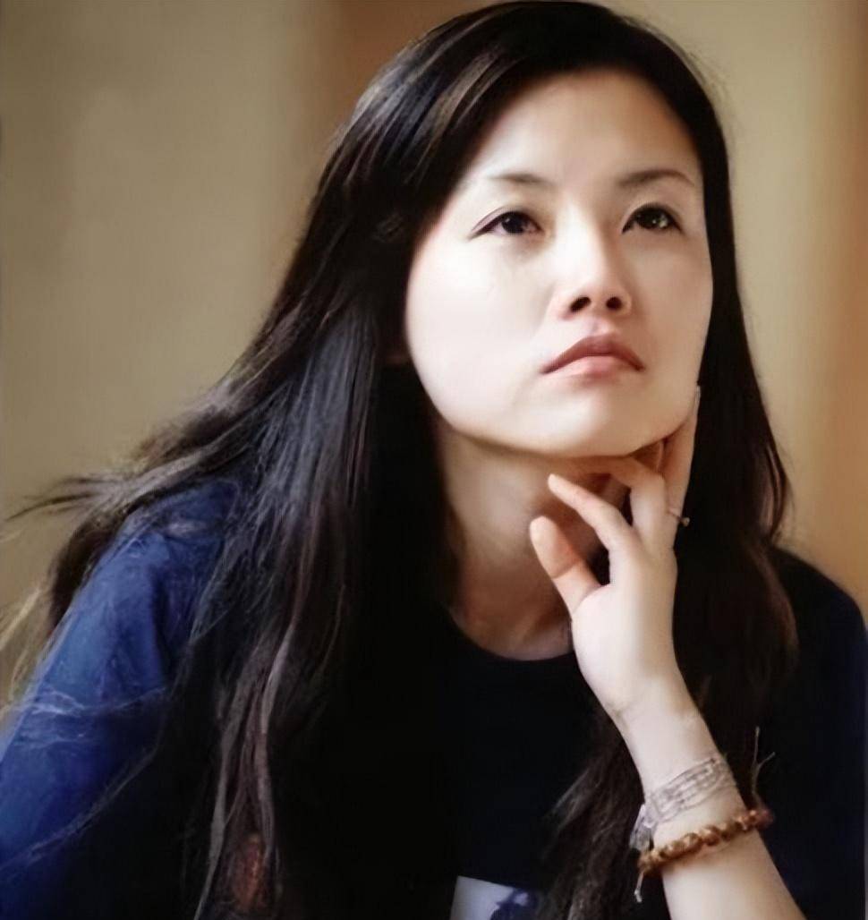 戴娆:被父亲告上法庭,38岁嫁清华学霸,如今收获幸福_张国_母亲_时候