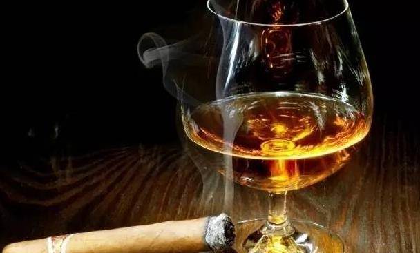 天天都喝一杯酒,身体会出现什么问题?有这4个异常就要戒酒了!