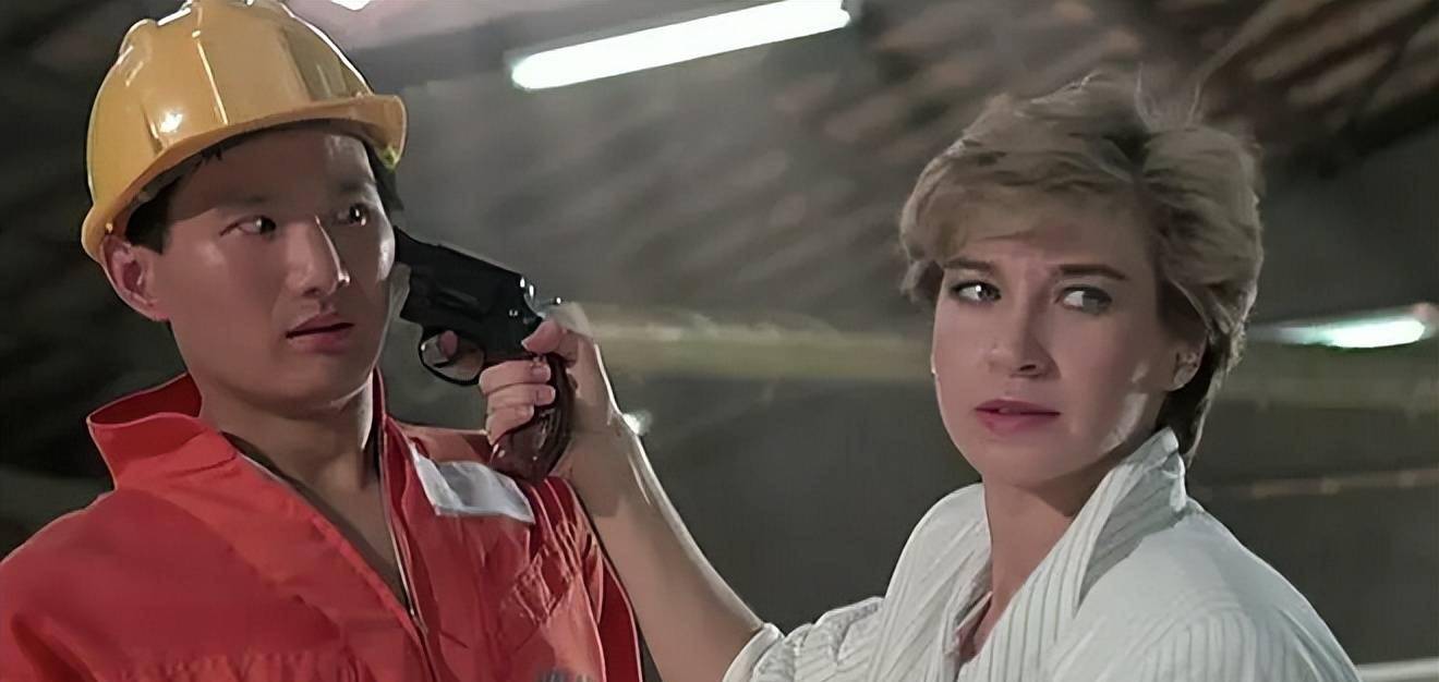 1990年拍完《太阳之子》之后,罗芙洛感到发展遇到了瓶颈,就离开香港