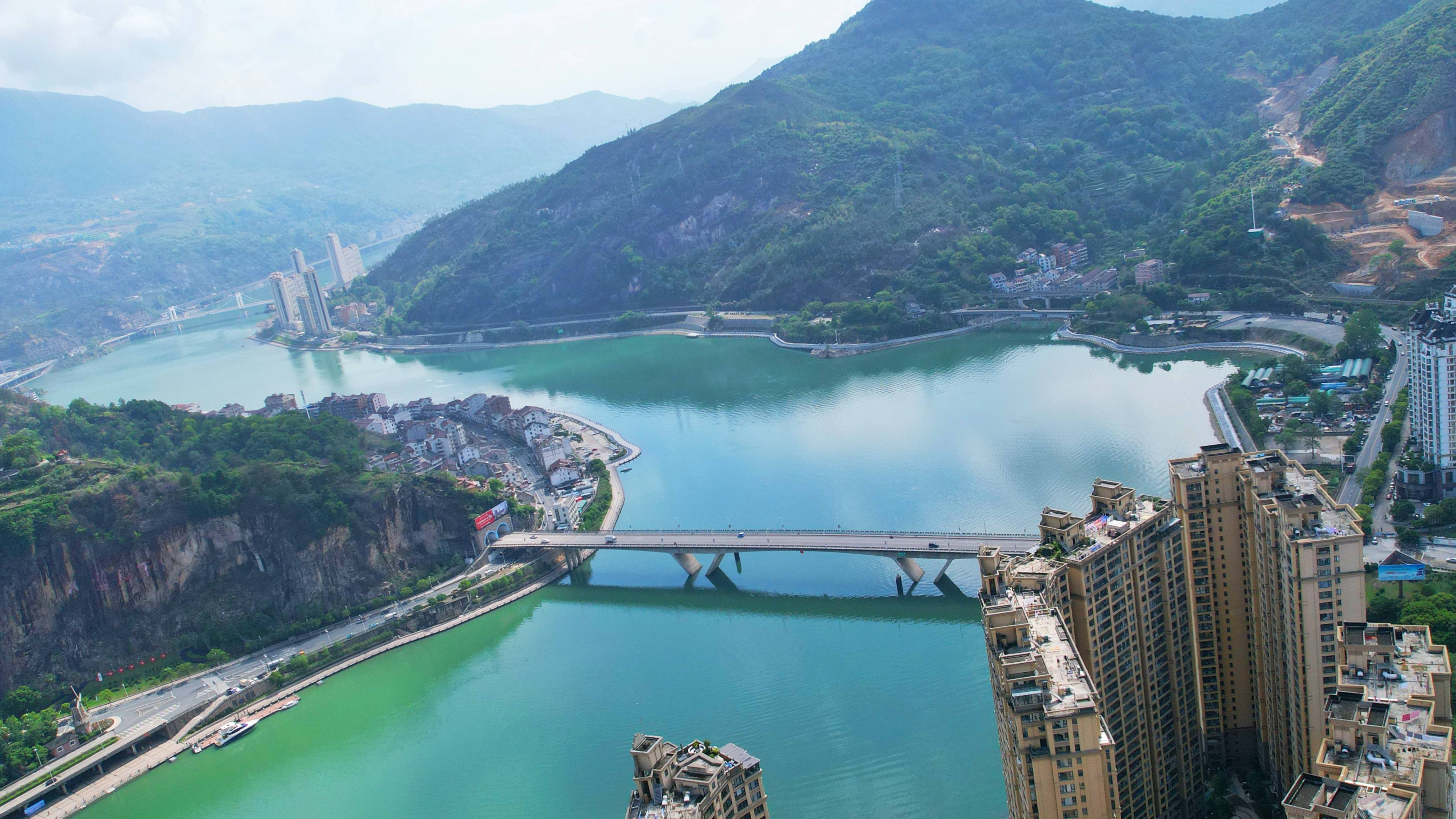 浙江有一个神奇的小县城,一半像江南,一半像欧洲,风景美如画卷_青田