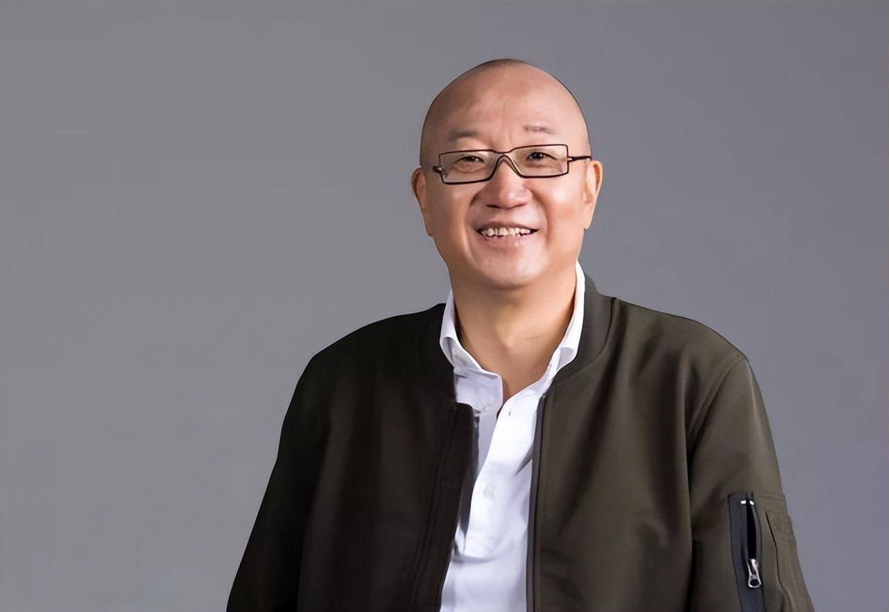 冯仑提醒:一个人在变强大前,会在2个方面很安静_挫折_思考_沟通