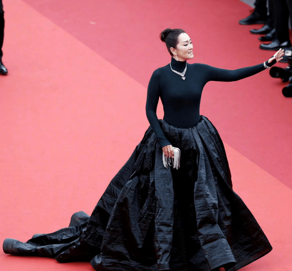 巩俐走红毯享受清场待遇!