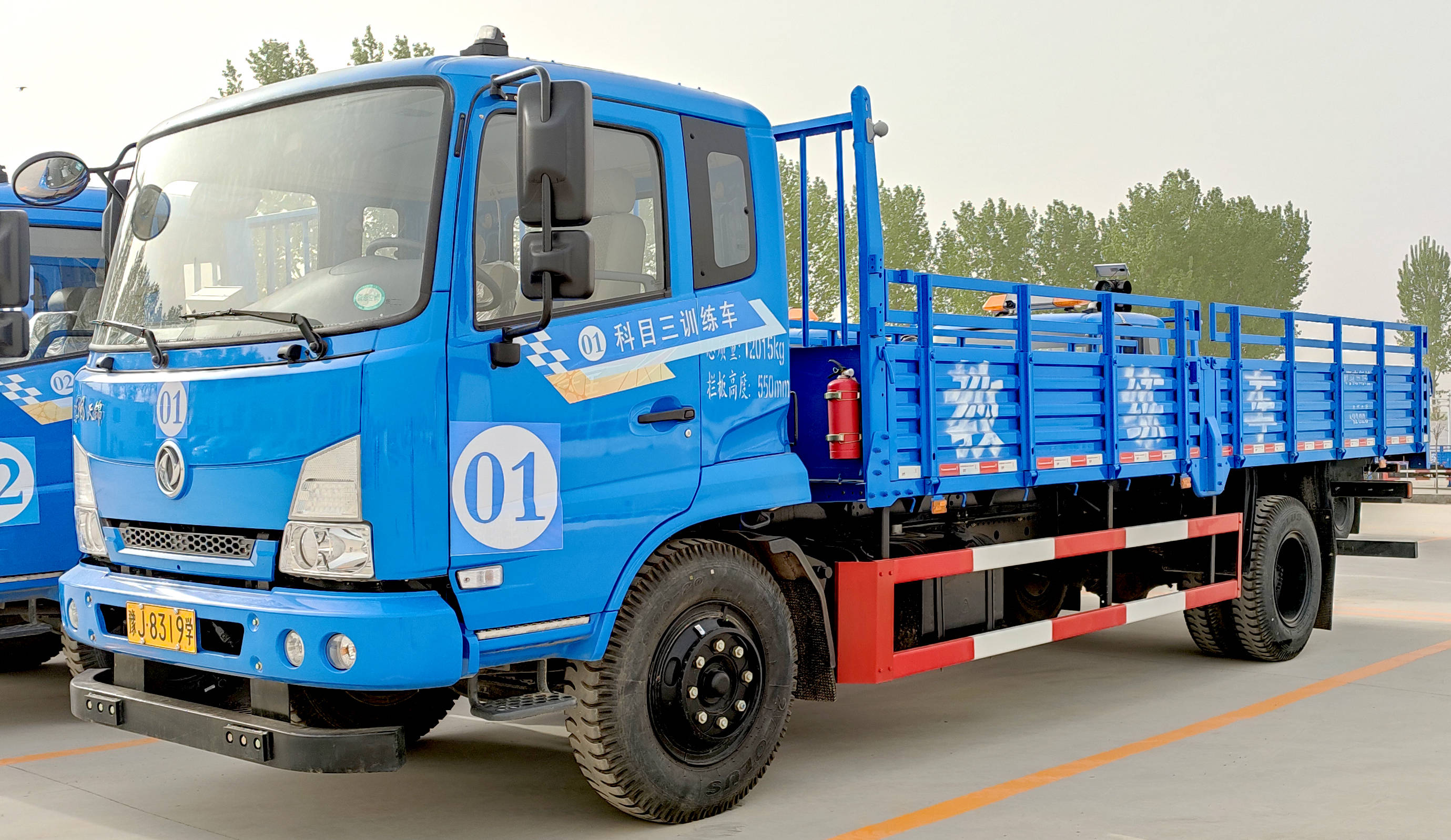 首先,b2属于货车驾驶证,准驾车型包括重型,中型货车;具有c1,c2,c3,c4