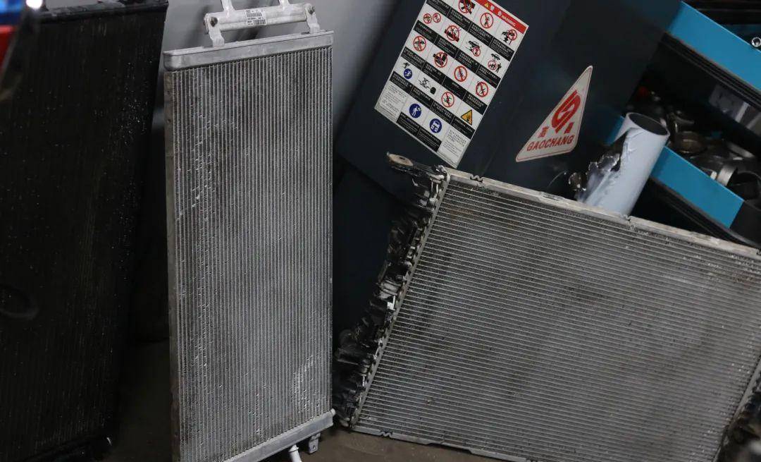 小伙当年100多万买的奥迪a8,现在才值15万,花4万含泪翻新才好开_搜狐