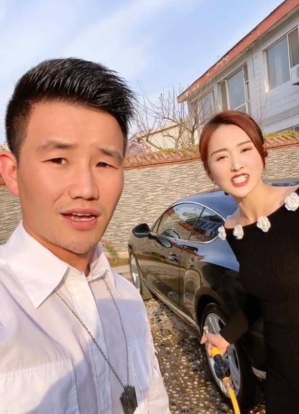 谢孟伟老婆多大年龄图片