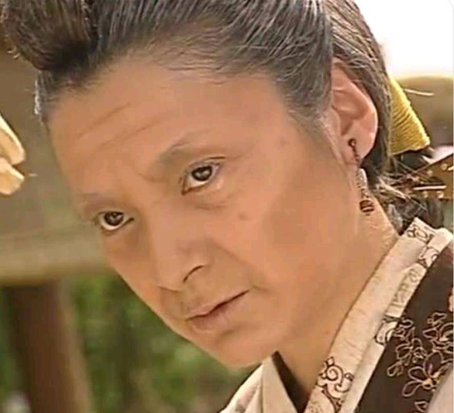 "金花婆婆"年轻时颜值够绝啊,港风气质完全不输林青霞_阎青妤_片酬