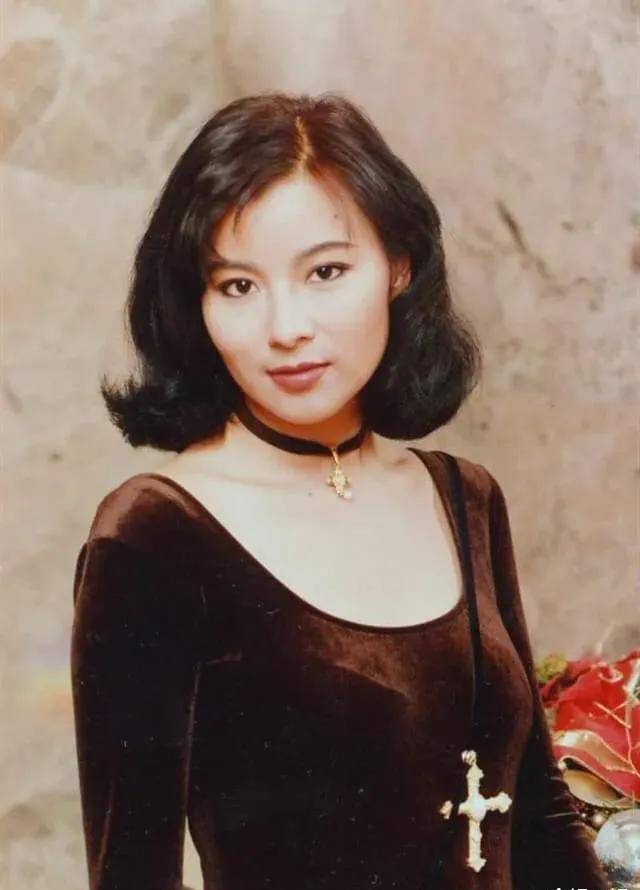 明星李美凤一"脱"成名,抛弃穷老公嫁豪门当保姆生龙凤胎_林敏聪_电影