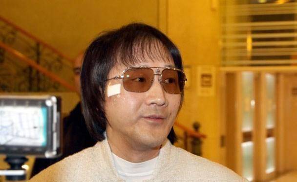 "),看其和几位大佬的熟悉模样,想来和胜和的新一届坐馆极有可能属于他