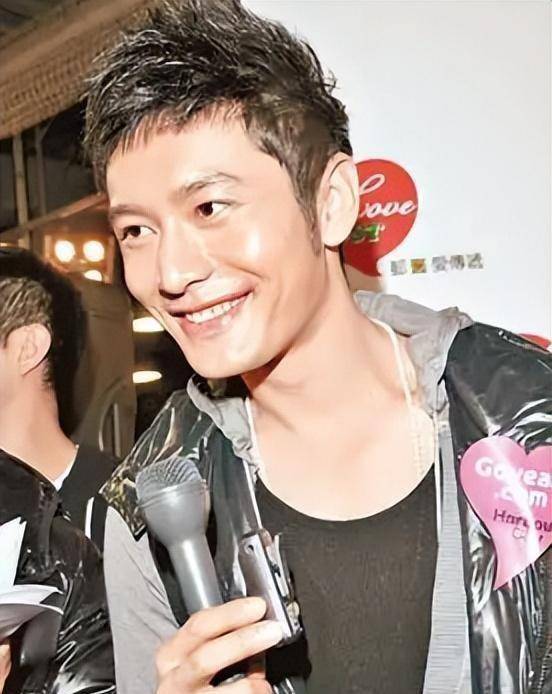 "撩妹高手"陈伟霆:坐拥香港8套房产,欧阳娜娜直接喊"爸爸"_何穗_杨颖