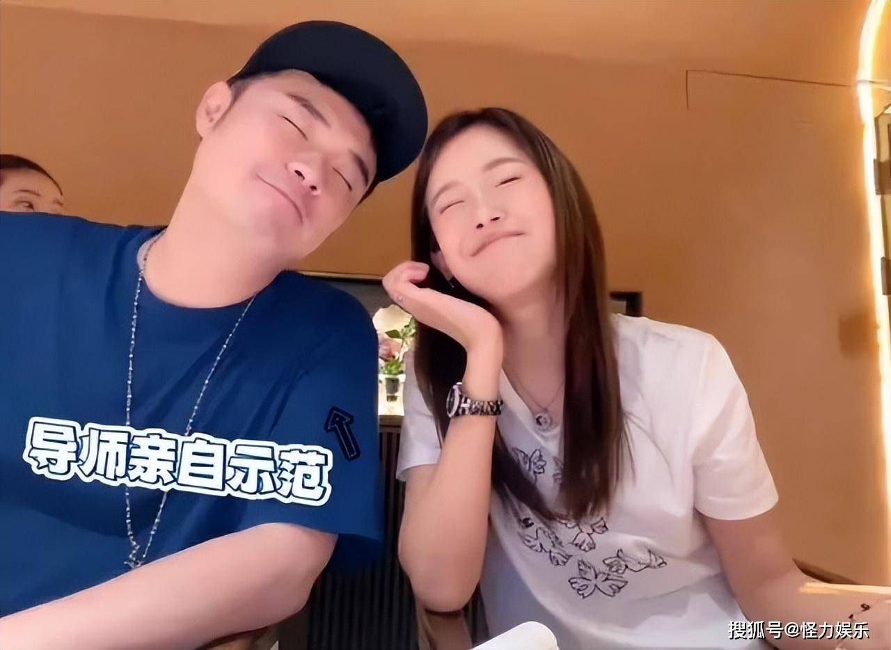 许婧:目蜻前夫陈赫梅开二度,公开秀恩爱,15年的感情我选择祝福_俩人